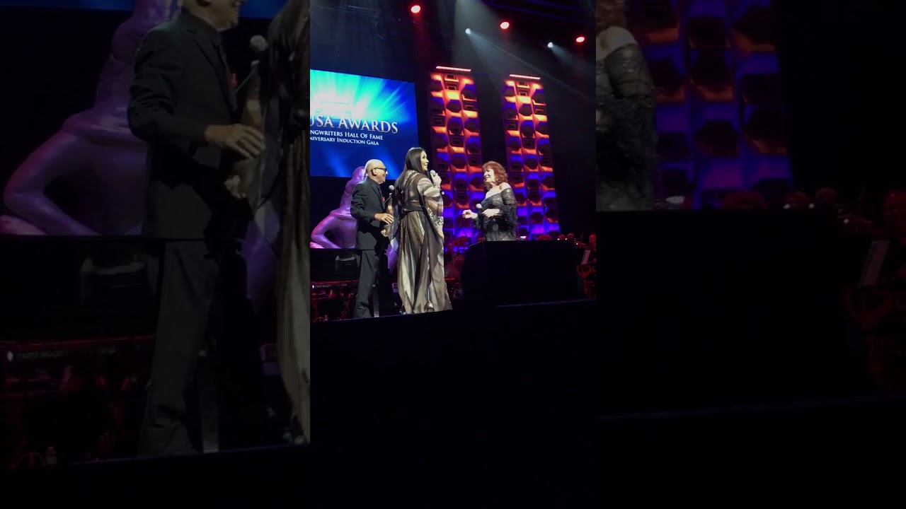 Ana Gabriel & Vicky Carr feat. Roberto Livi - Cosas del Amor