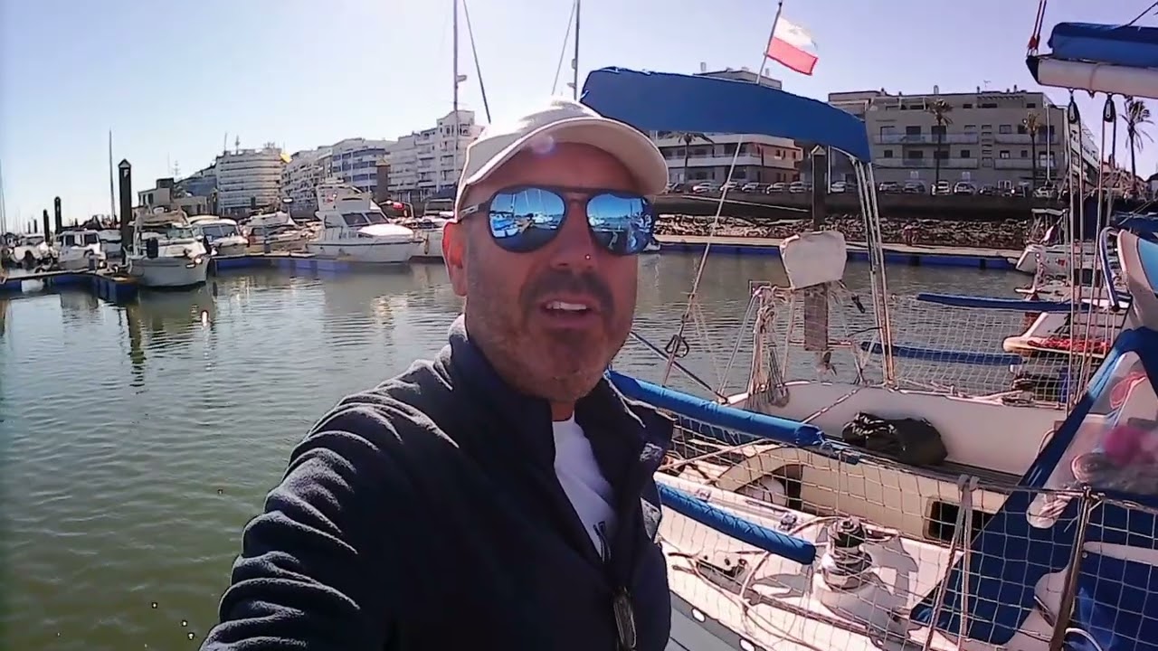 Travesía en velero. Vida de puerto