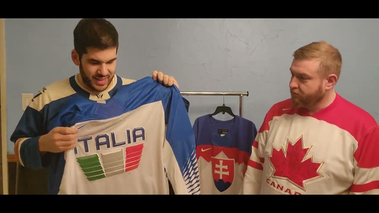 Фил и Джон распаковывают две олимпийские майки Nike — Словакии и Италии.