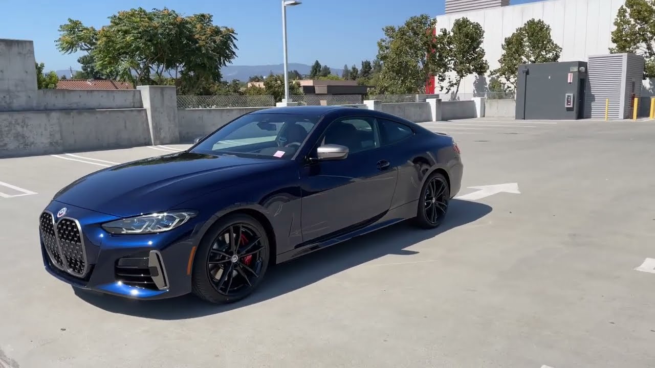 Осмотрите купе M440i 2022 года в цвете «Танзанитовый синий» и «Такора красный» | 4K