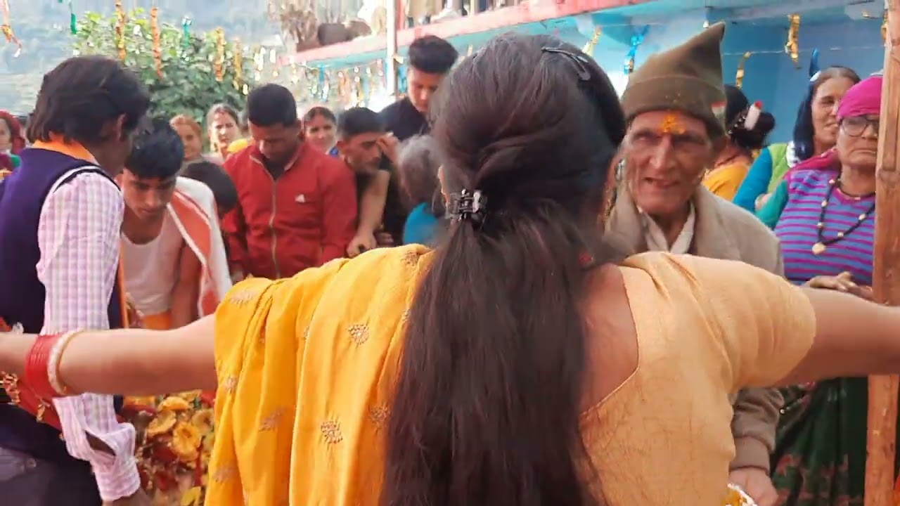 Gaon me Devi Devta 