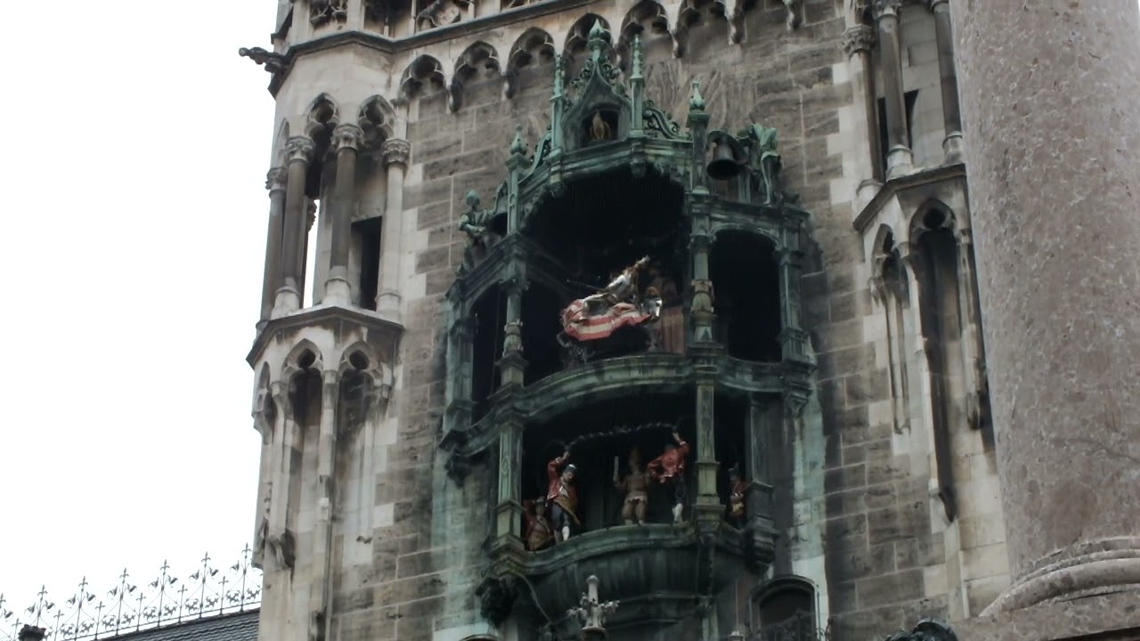 Munich Rathaus Glockenspiel Nov 2016