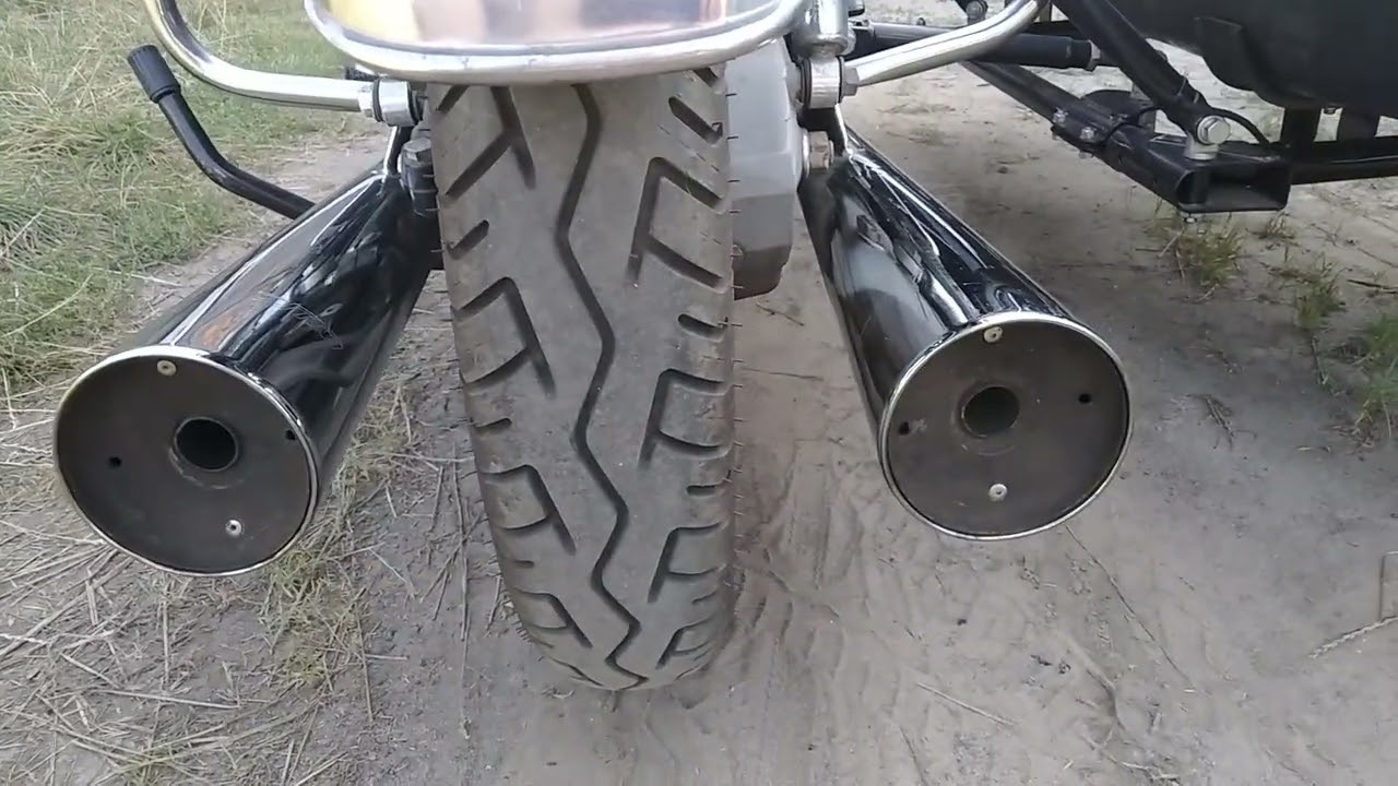 M.G V-1000 G5 sidecar.