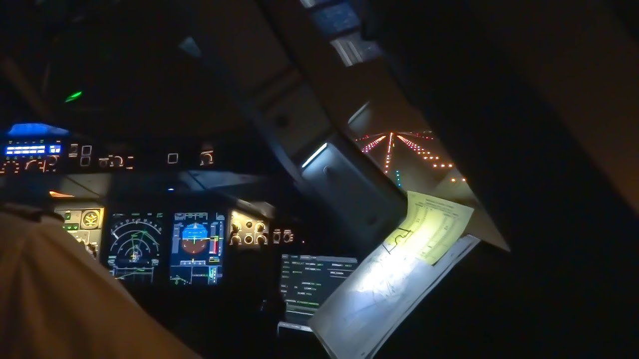 Airbus A380 Night Taxi & Takeoff from Shanghai (special takeoff procedure)