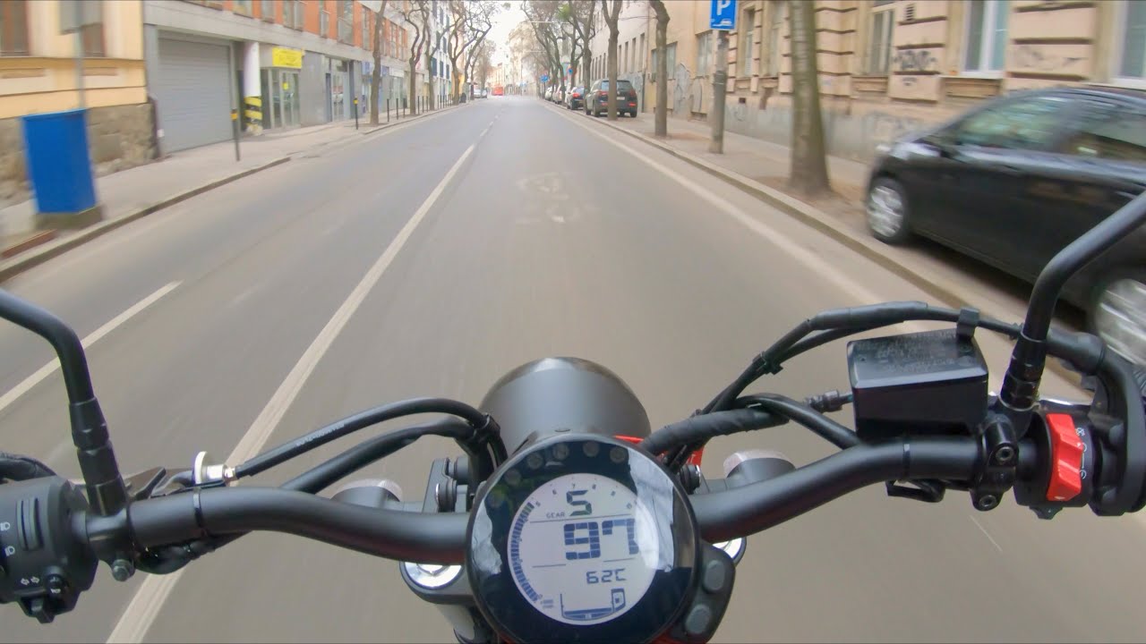 Yamaha XSR700 ride with Akrapovic exhaust.