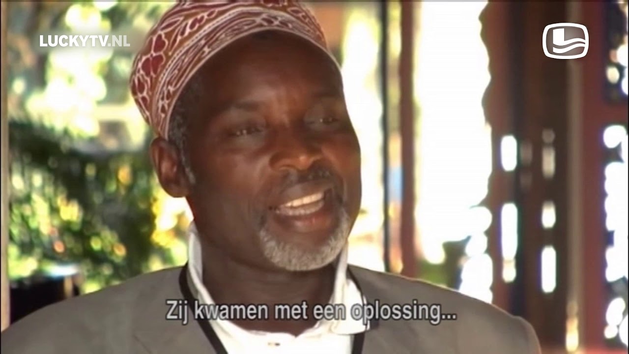 Het Lucinda Droomfonds helpt een Pietenschool | LUCKYTV (2014)