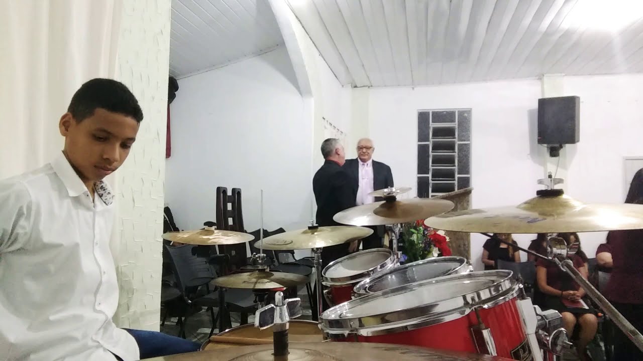 SE LIGA NESSE GROVE.    HINO 304 DA HARPA