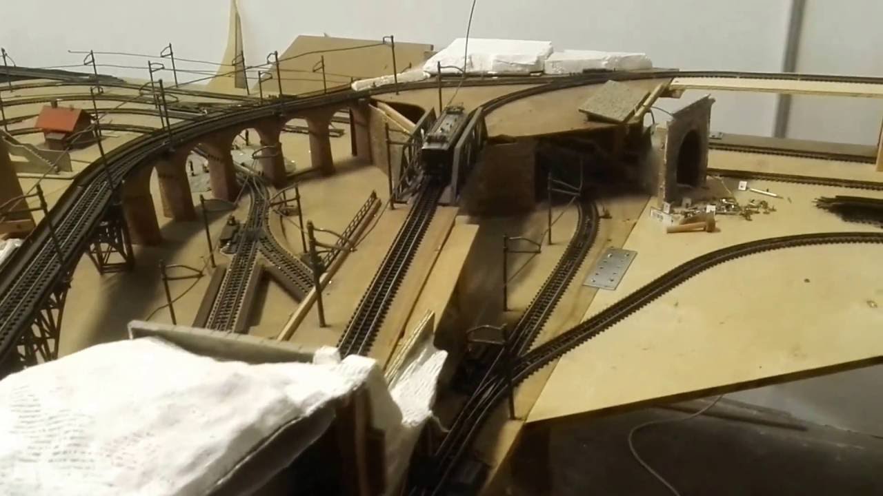 Trix-Express Clubabend Test E52 Selbstbau auf der gro&szlig;er Anlage  Teil 1