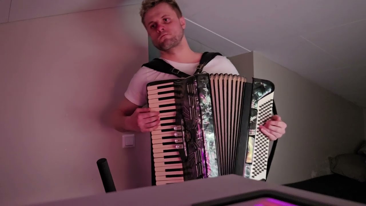 2 Unlimited - No Limit - Accordion Cover