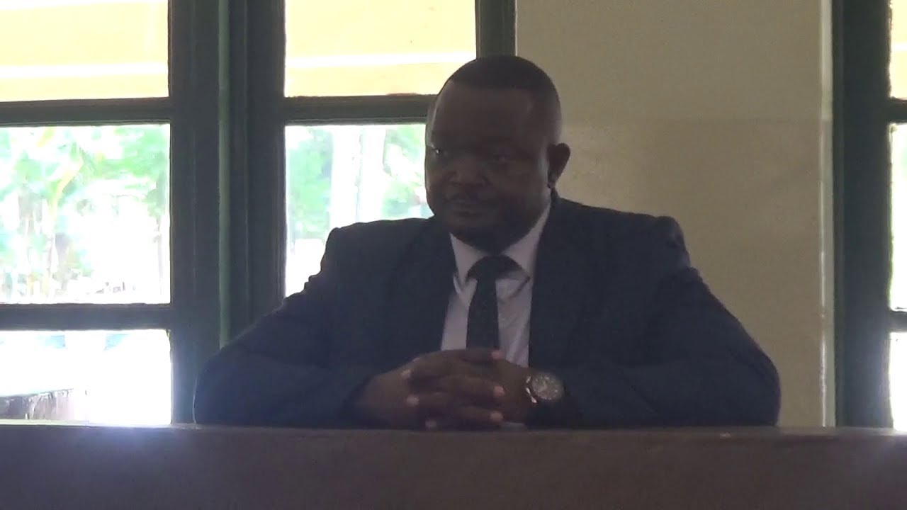 Agabuutikidde Munnamateeka Nasser Mudiobole ali gwa kutendeka abawagizi'be  obukodyo bwekijaasi