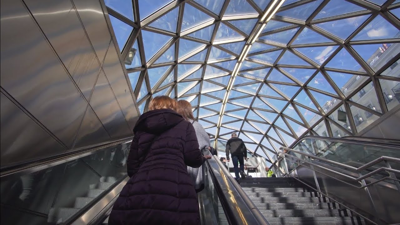 Spain, Madrid, Metro ride from Callao to Sol
