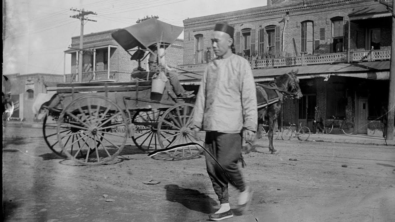 Hdoc: A Local View of Old Chinatown