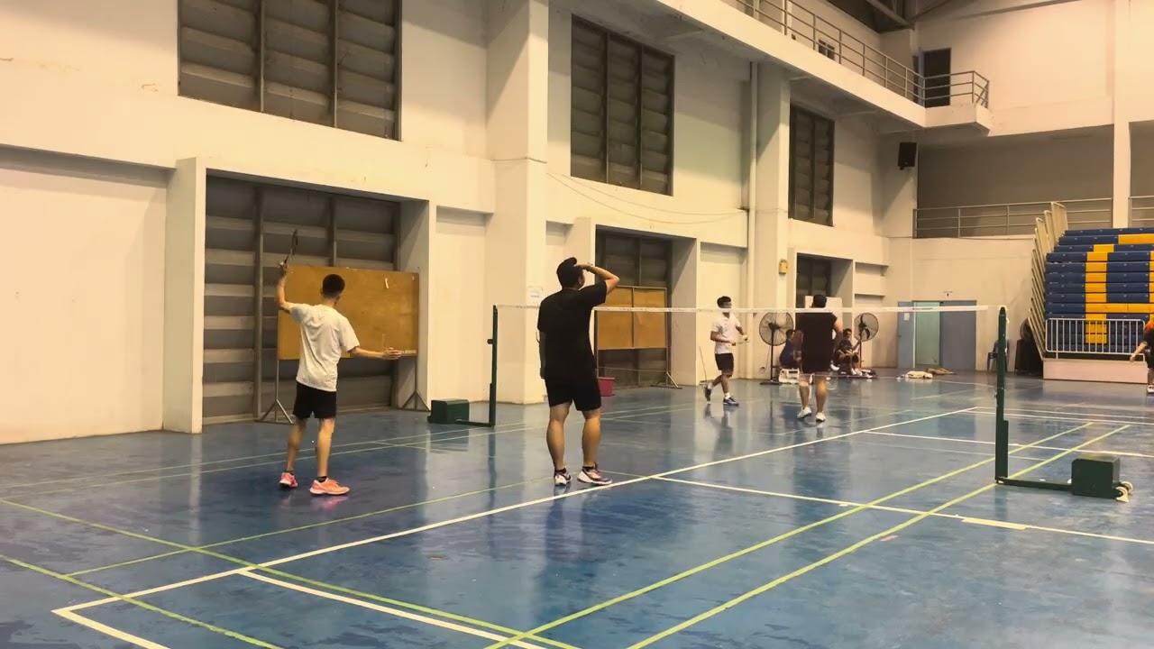 ตู้ตีแบด ตู้ นุ ตั้ม ทัช สนาม อบจ.อ่างทอง 2