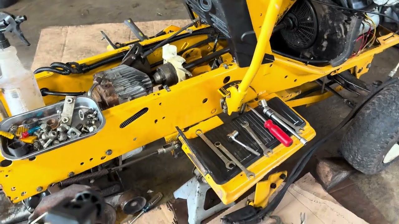 Cub Cadet 1440 Adding Hydraulic Lift
