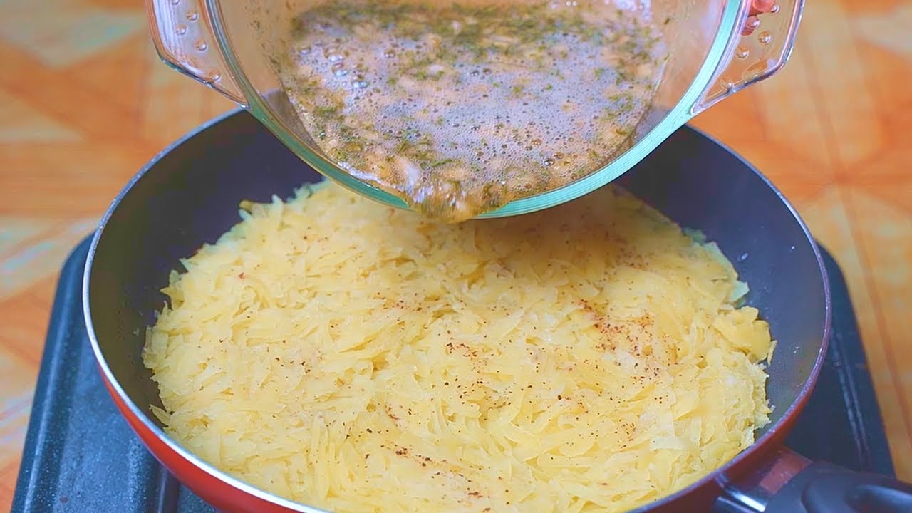 Con solo dos papas y tres huevos tu cena estará lista.