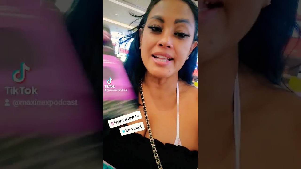 #MaxineX & #NyssaNevers at a Florida Mall