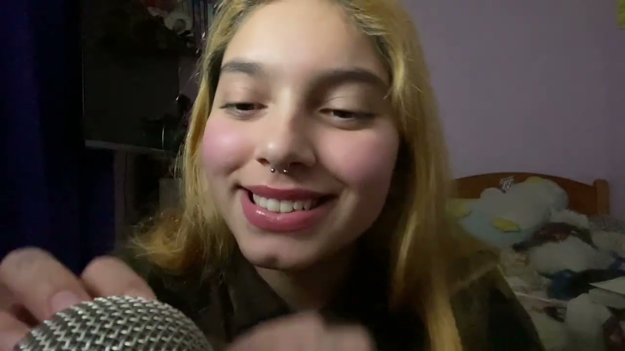 ASMR FAST AND AGRESSIVE| MOUTH SOUNDS| TAPPING Y SCRATCHING| SOFIWI