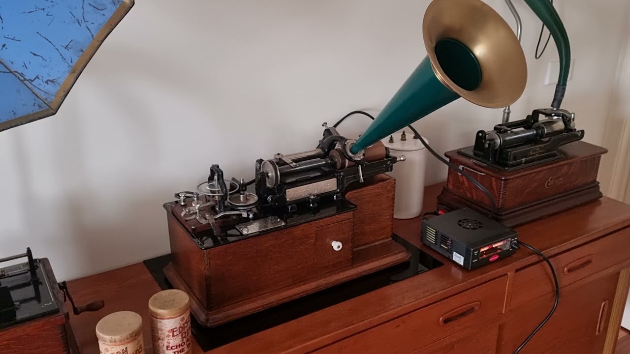 Playing rare Edison Brown wax cylinders on Class M Phonograph