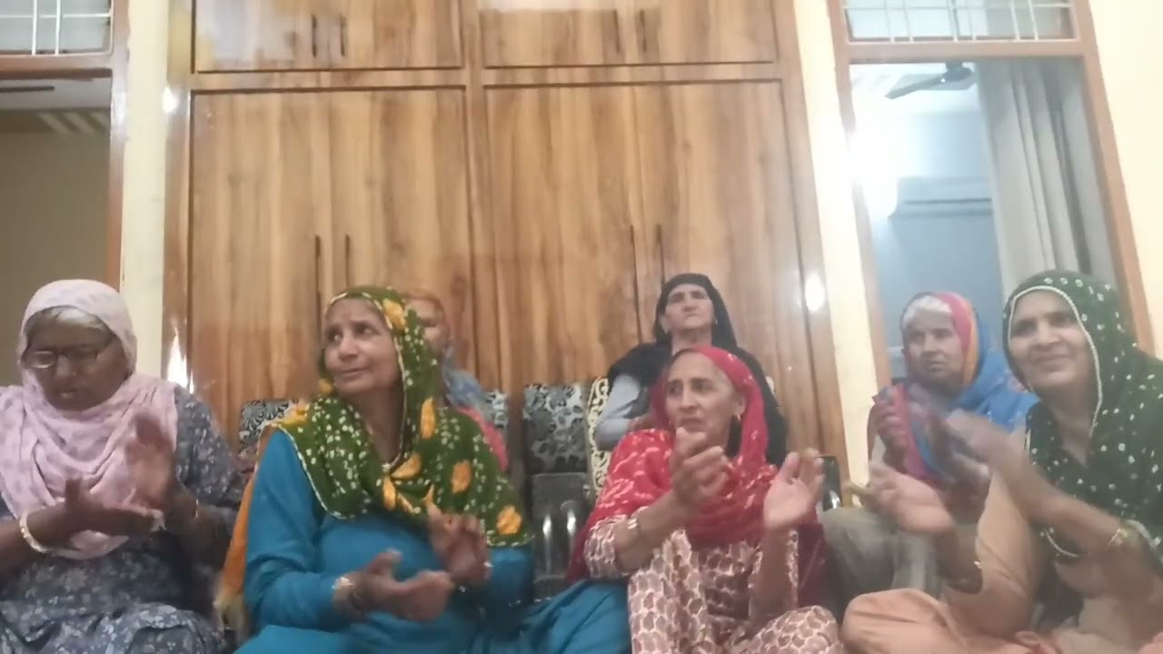 आधी रात शिखर त डलगी.... (भजन) 