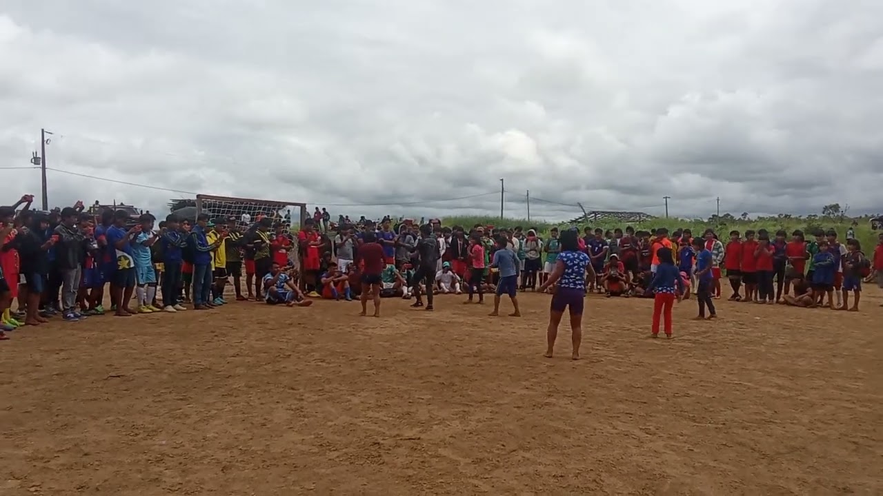 Apresentação aldeia Santa Helena 