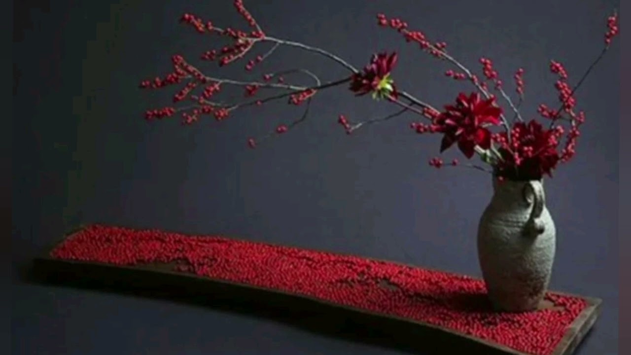 PLASTİK ÇİÇEKLER - YILDIZ KENTER