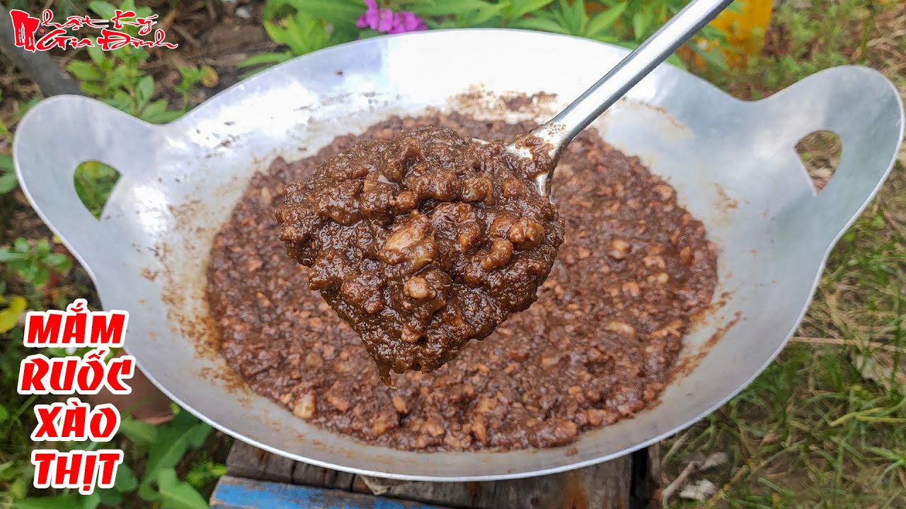 Toàn Bộ Qui Trình Làm Mắm Ruốc Xào Thịt Ba Chỉ Của Ông Bà 5 Châu Đốc Đang Kinh Doanh | NKGĐ