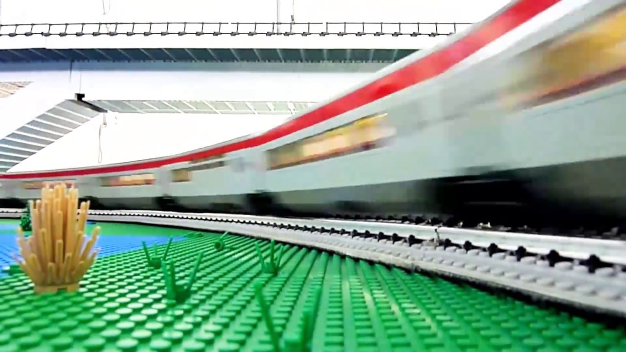Lego Thalys train on LGV - Fanabriques 2012