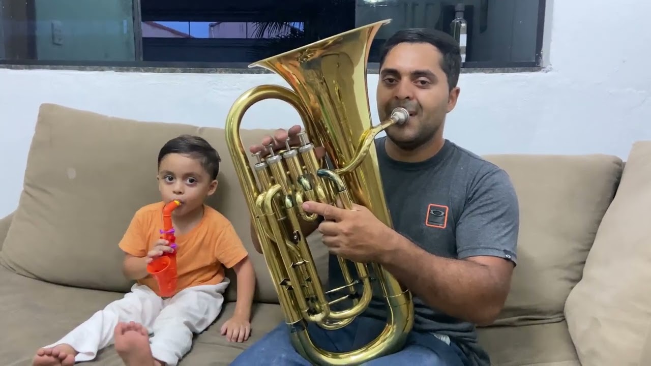 Escala e hino tocado no euphonium 4 pistos. (Escala cromática euphonium, bombardino de 4 pistos)