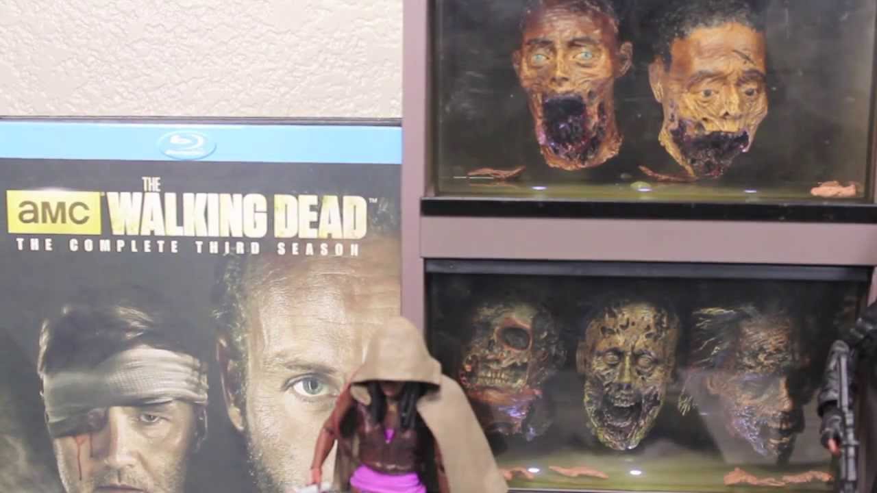 The Walking Dead Season 3 Limited Edition Blu-Ray Set With Zombie Head Tank Statue Review
