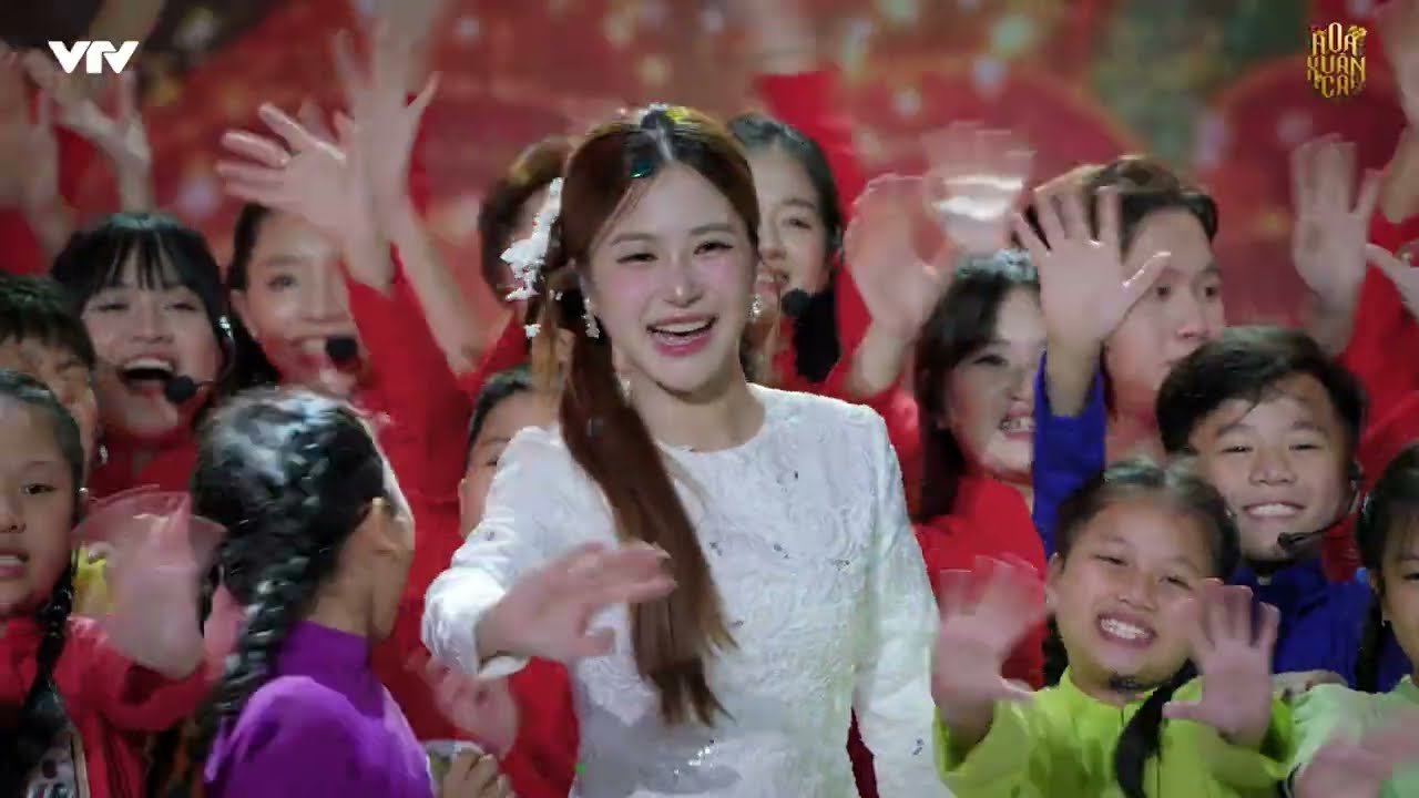 NỔI DA GÀ!!! Tứ ca BÙI LAN HƯƠNG - HƯƠNG TRÀM - TRỌNG TẤN - TẤN ĐẠT tự hào cất vang NGƯỜI VIỆT NAM