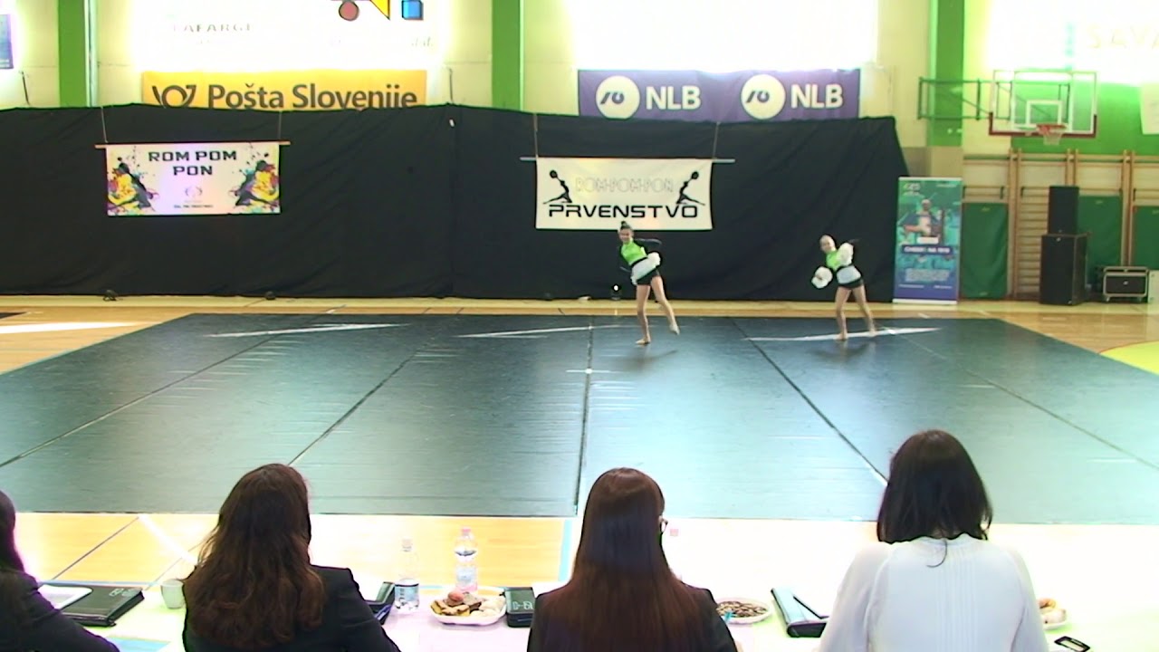 ŠK FLIPCAPRIS Pia Pavlin in Diti Kljun Mladinski cheer pom pari Rom Pom Pon 2019