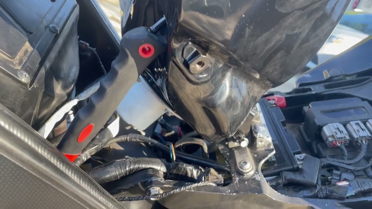 How to change air filter on a 2007 zx10R!