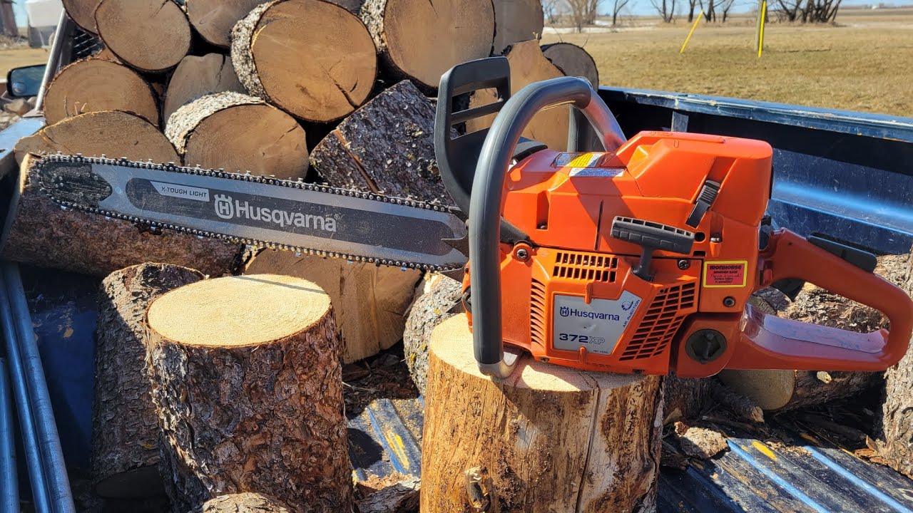 Ironhorse 372xp, buckin firewood!!