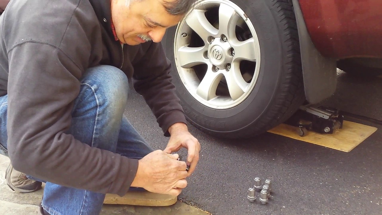 How to Remove a Stuck Wheel Using Leverage