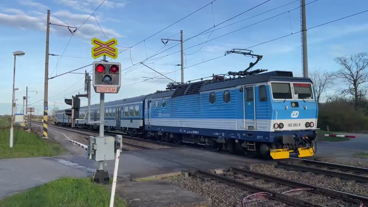 (Velikonoční) LIVESTREAM #44: Železniční přejezd Sedlíšťka - 29.3.2024 / Czech railroad crossing