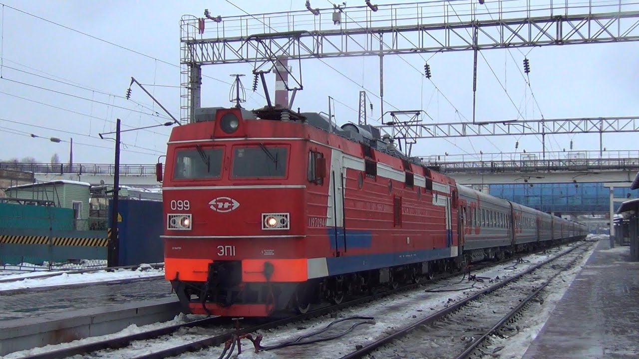 Электровоз ЭП1-099 с поездом №382 Москва — Грозный