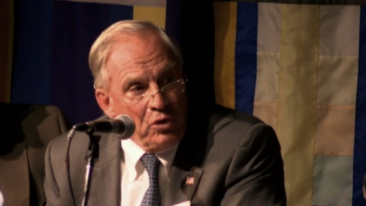 Amy Goodman Questions Ex-CIA Director Porter Goss about Torture at George W. Bush Conference