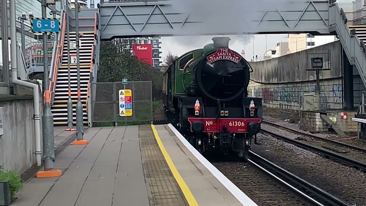 61306 & 47 593 Runs the “Santa Steam Express” Around London (22/12/25) - For the last time this year
