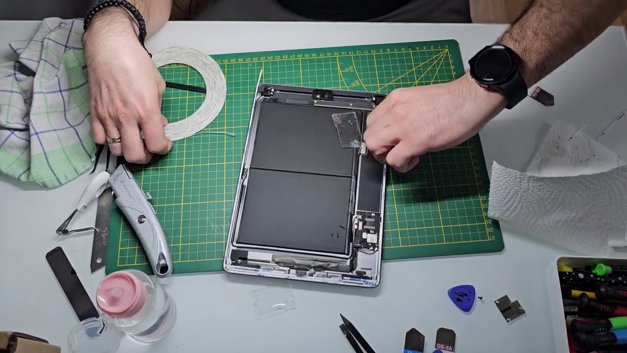 iPad 9th Generation (2021) LCD Replacement Without Damaging the Touch Glass | DIY Home Repair