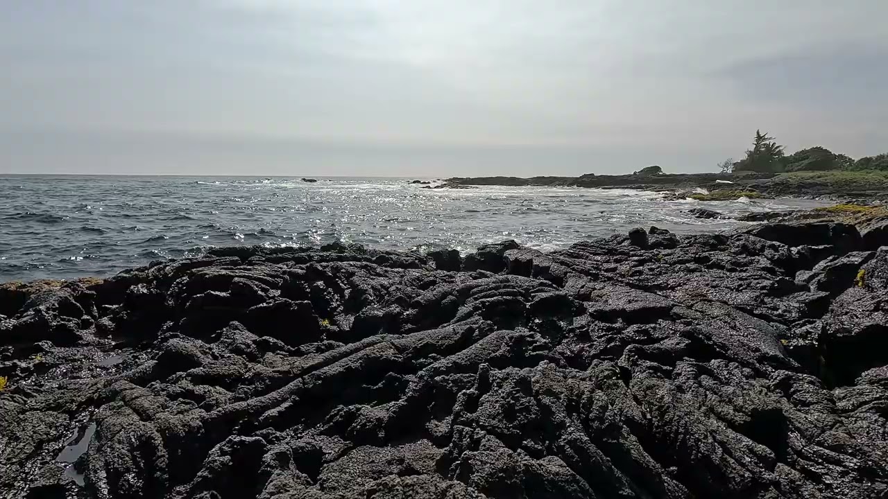 8 Hours | Black Sand Beach, Big Island Hawaii – Ocean Waves for Deep Sleep (4K, No Music)