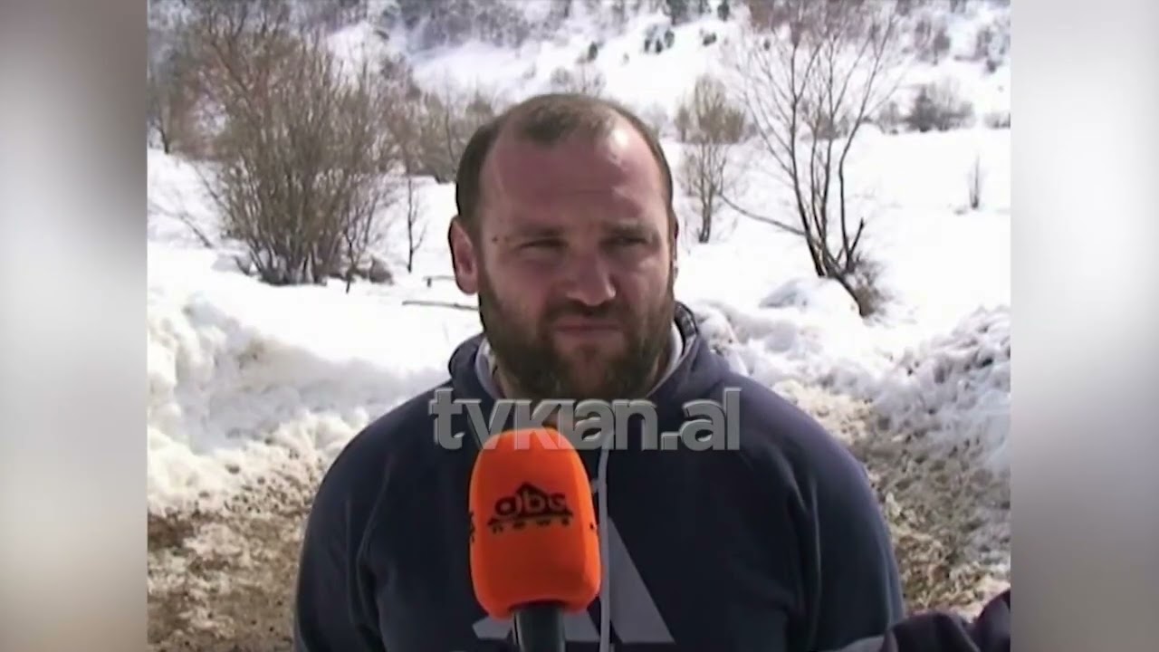 Banorët e Vithkuqit i rikthehen normalitetit pas tre javë izolimi nga bora-(25 Shkurt 2012)