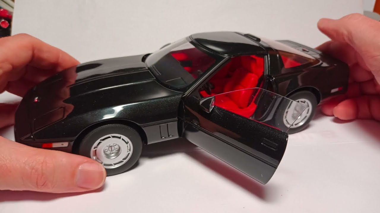 AutoArt Corvette C4 1/18th Scale Model Car Review