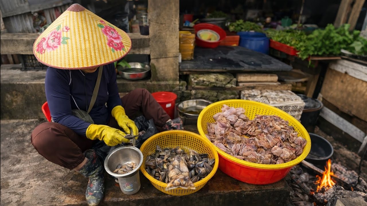 I Was SHOCKED by This Vietnamese Market 🇻🇳 | So Authentic, So Real 