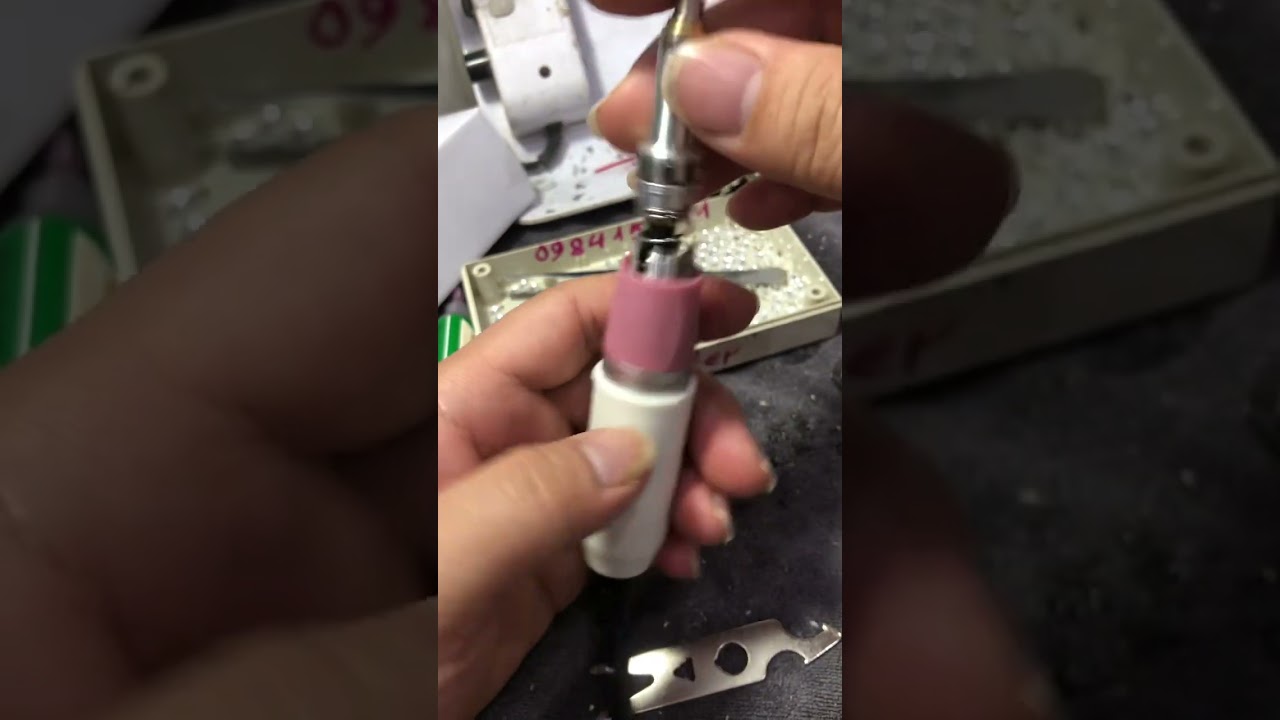 Máy mài nail không vặn thay đầu mài được