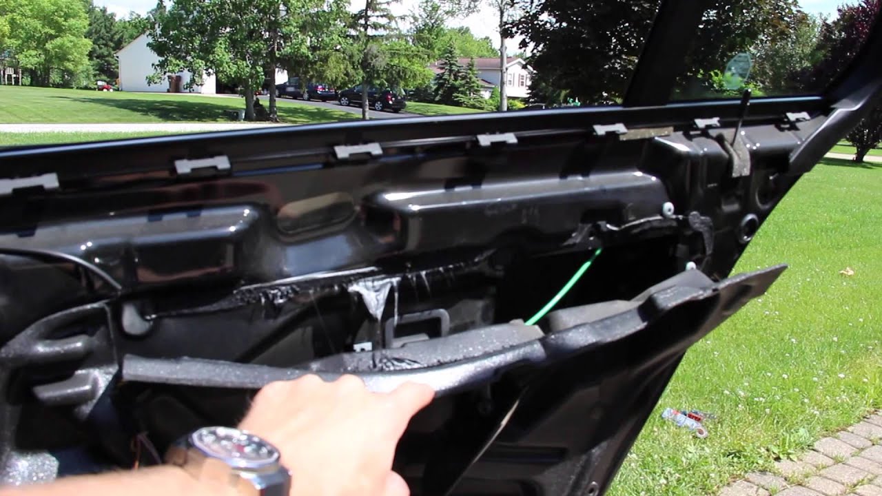 BMW E39 — Мокрое заднее ковровое покрытие? Пароизоляционный герметик своими руками