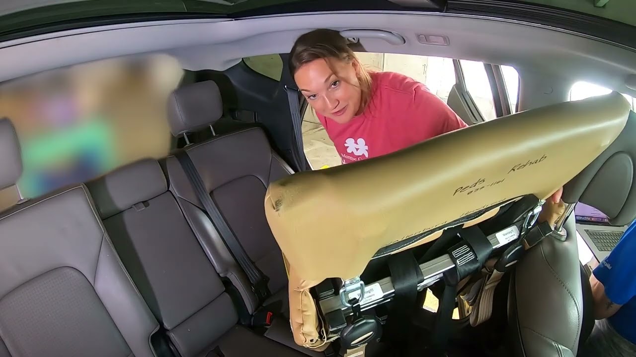 Installing the Wallenburg Seat: Rear-Facing with Latch Hooks