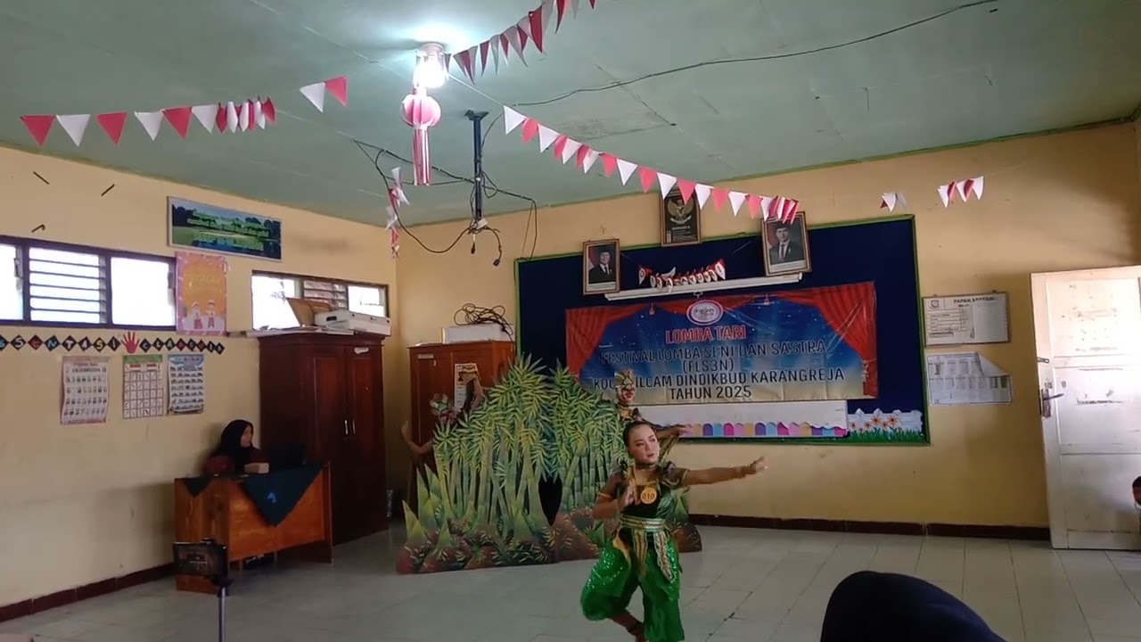 Tari kreasi SD N1Tlahab kidul juara 1