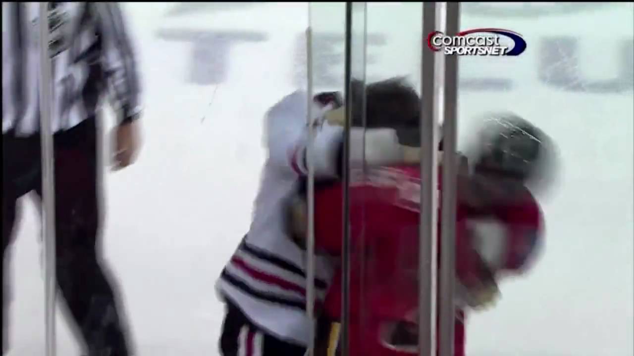 Brent Seabrook vs Dion Phaneuf Nov 19, 2009