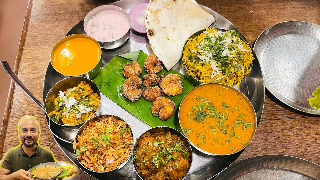 BEST SEA FOOD RESTAURANT IN MUMBAI | PRAWNS THALI AT CHAITANYA | MALVANI FOOD MUMBAI |