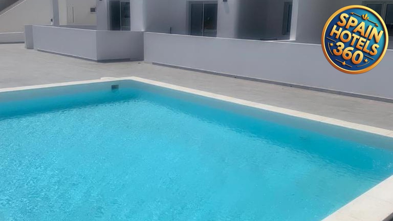 Apartment 1 Rociega 35 Puerto del Carmen | Lanzarote, Spain | Hotel Review 🌟